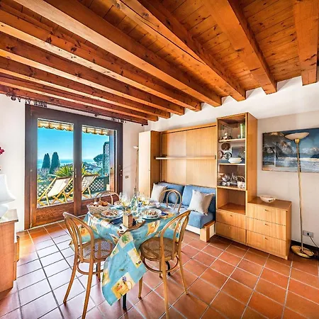 Moniga Porto 1-08 By Wonderful Italy * Moniga del Garda