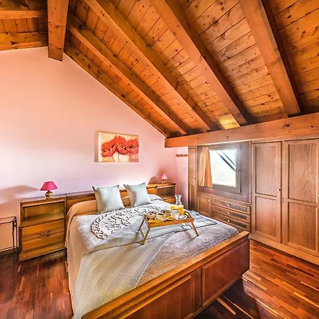 Moniga Porto 1-08 By Wonderful Italy * Moniga del Garda